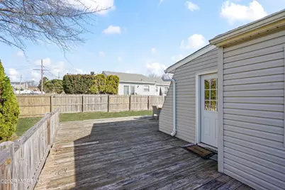 882 Woodmere Drive, Aberdeen Township, NJ 07735 - Photo 17