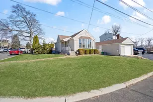 882 Woodmere Dr, Aberdeen Township, NJ 07735 - Photo 1