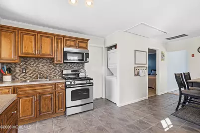 882 Woodmere Drive, Aberdeen Township, NJ 07735 - Photo 9