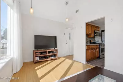 882 Woodmere Drive, Aberdeen Township, NJ 07735 - Photo 5