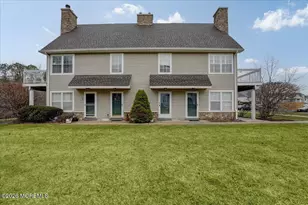 54 Des Moines Ct, Tinton Falls, NJ 07712 - Photo 9