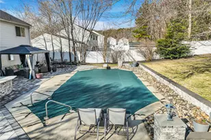 621 Buenaventura Ct, Toms River Township, NJ 08753 - Photo 9