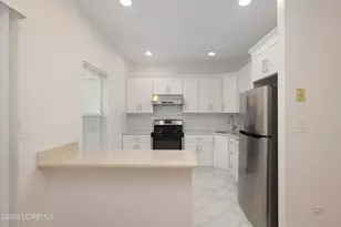 154 Yarmouth Ct, Holmdel, NJ 07733 - Photo 9