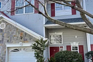 39 Rozalyn Ln, South Amboy, NJ 08879 - Photo 1