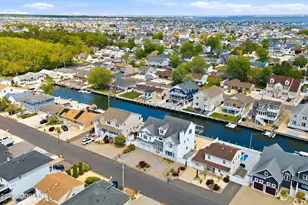 17 Lagoon Dr W, Toms River Township, NJ 08753 - Photo 5
