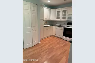 95 Lexington Court, Red Bank, NJ 07701 - Photo 5