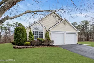 16 Rosewood Ct, Lakewood, NJ 08701 - Photo 1