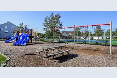 76 Des Moines Court, Tinton Falls, NJ 07712 - Photo 17