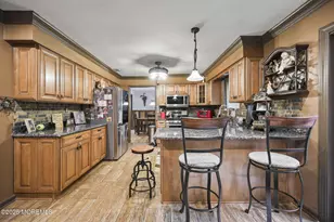 72 Fox Chase Ct, Freehold, NJ 07728 - Photo 19