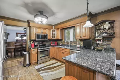 72 Fox Chase Court, Freehold, NJ 07728 - Photo 21
