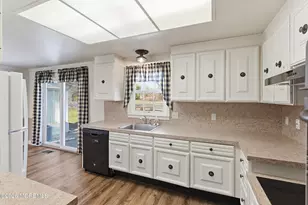 25E Rossmoor Dr, Monroe Township, NJ 08831 - Photo 5