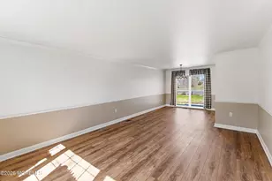 25E Rossmoor Dr, Monroe Township, NJ 08831 - Photo 9