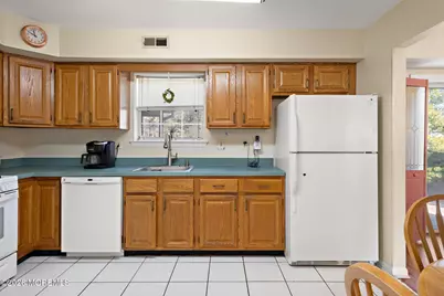 58 Hazel Drive, Freehold, NJ 07728 - Photo 15