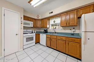 58 Hazel Dr, Freehold, NJ 07728 - Photo 11