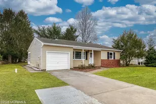 63 Brakenbury Dr, Toms River Township, NJ 08757 - Photo 3