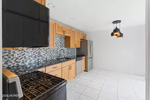 44 Kingfisher Ct, Marlboro Township, NJ 07746 - Photo 5