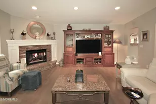 32 Cameron Ct, Freehold, NJ 07728 - Photo 5