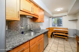 25 Rambling Meadow Ct, Tinton Falls, NJ 07724 - Photo 3