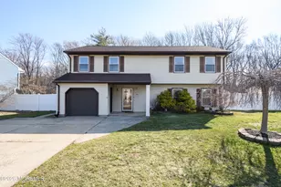 4 Colgate Ct, Hazlet Township, NJ 07730 - Photo 1