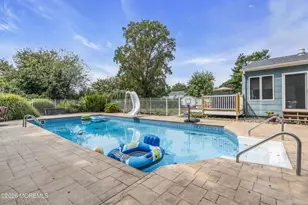 187 Coachman Dr N, Freehold, NJ 07728 - Photo 25