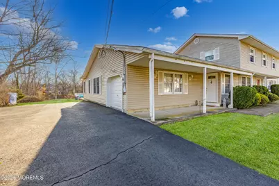 22 Burki Place, Freehold, NJ 07728 - Photo 5