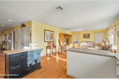 22 Burki Place, Freehold, NJ 07728 - Photo 15