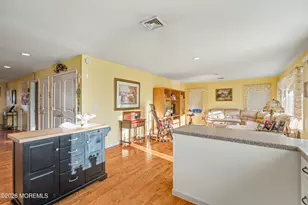 22 Burki Pl, Freehold, NJ 07728 - Photo 15