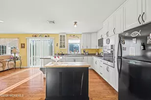 22 Burki Pl, Freehold, NJ 07728 - Photo 11