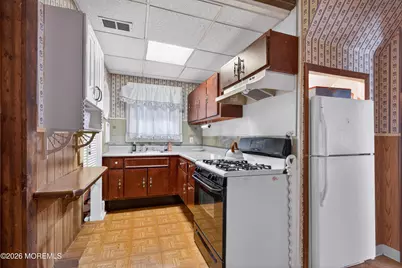 87 W Concourse, Aberdeen Township, NJ 07735 - Photo 7