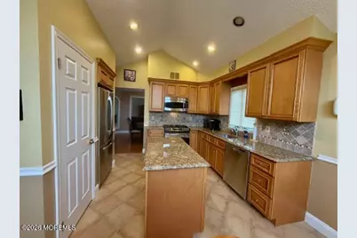 16 Caldwell Terrace, Marlboro Township, NJ 07746 - Photo 3