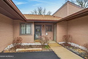 4 Friendship Ct, Red Bank, NJ 07701 - Photo 1