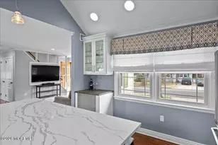 47 Mc Lean St, Red Bank, NJ 07701 - Photo 11