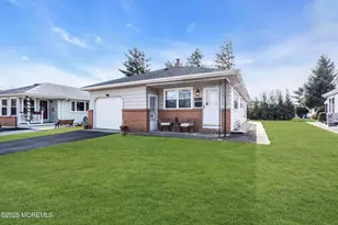 7 Georgetown Dr, Toms River Township, NJ 08757 - Photo 1