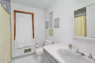 95 Holmes Mill Rd, Upper Freehold Township, NJ 08501 - Photo 29