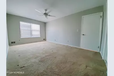 912 Wellington Place, Aberdeen Township, NJ 07747 - Photo 17