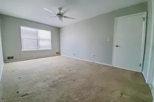 912 Wellington Pl, Aberdeen Township, NJ 07747 - Photo 17