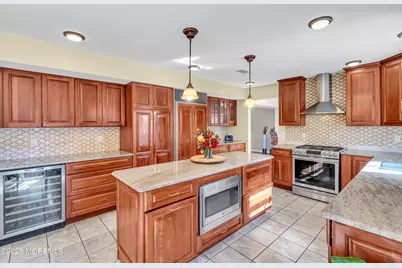 64 Hawthorne Avenue, Holmdel, NJ 07733 - Photo 9