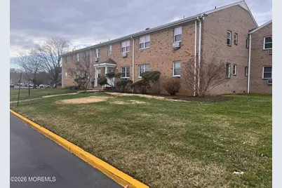 16 Manchester Court #H, Freehold, NJ 07728 - Photo 9