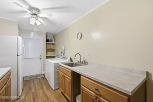 33 Toomin Dr, Neptune Township, NJ 07753 - Photo 7