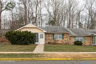 31 A Poinsettia Ct, Lakewood, NJ 08701 - Photo 1