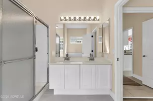 8 Bellflower Dr, Lakewood, NJ 08701 - Photo 15