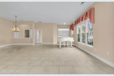 8 Bellflower Drive, Lakewood, NJ 08701 - Photo 5