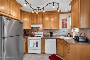 46 Pilgrim Ave, Tinton Falls, NJ 07753 - Photo 11