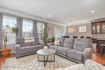 33 W Chaucer Lane, Farmingdale, NJ 07727 - Photo 19