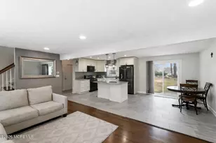 14 Juniper Ave, Manalapan Township, NJ 07726 - Photo 11