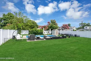 325 Roosevelt Ave, Oakhurst, NJ 07755 - Photo 35