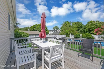 325 Roosevelt Avenue, Oakhurst, NJ 07755 - Photo 37