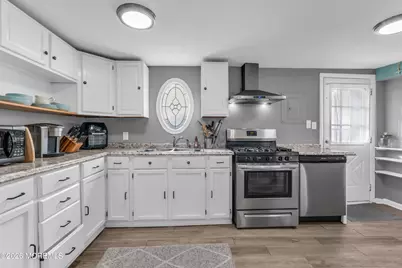 305 Hannibal Street, Toms River Township, NJ 08757 - Photo 5