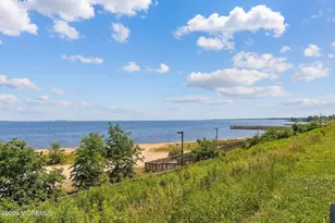 114 Shoreland Cir, Laurence Harbor, NJ 08879 - Photo 7