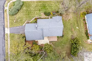 12 Lakeridge Dr, Matawan, NJ 07747 - Photo 17